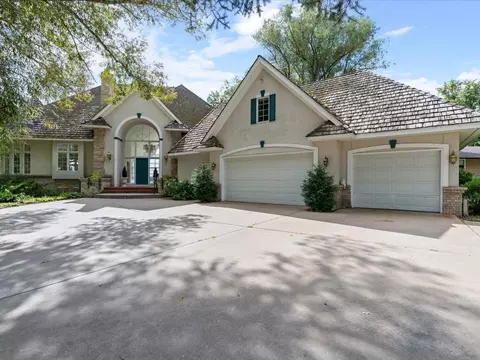 402 2nd St SE, Crosby, MN 56441