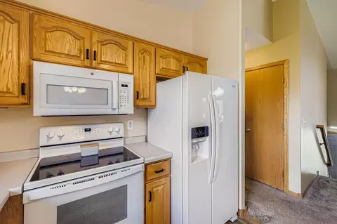 Kitchen - 610 Sunset St, Buffalo, MN 55313 photo 3 of 3