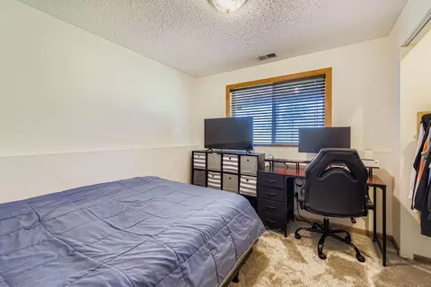 Bedroom - 610 Sunset St, Buffalo, MN 55313 photo 6 of 8