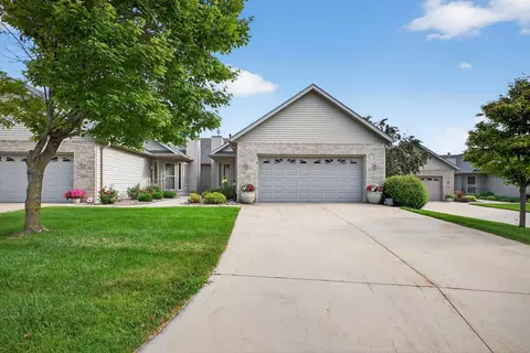 1129 Essex Pkwy NW, Rochester, MN 55901