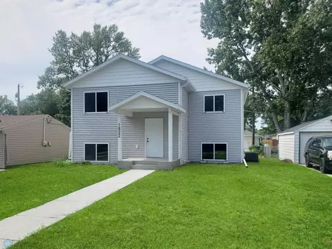 1822 3rd St N, Fargo, ND 58102