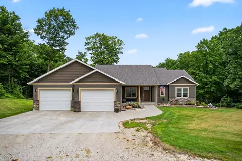 26269 Old Shady Wood Dr, Spring Valley, MN 55975