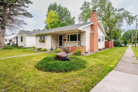 1103 1st St S, Moorhead, MN 56560