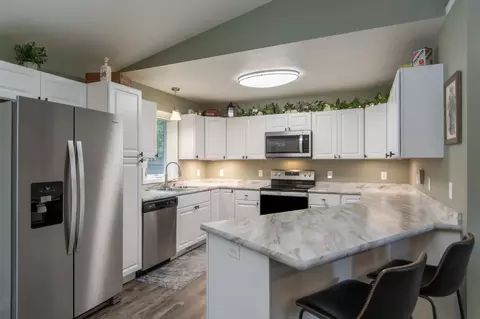 Kitchen - 14394 Rockrose Dr, Baxter, MN 56425 photo 2 of 3