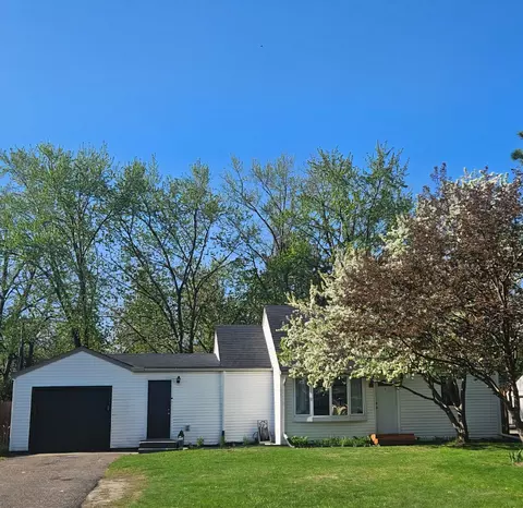 2206 Lambert Ave, Mounds View, MN 55112