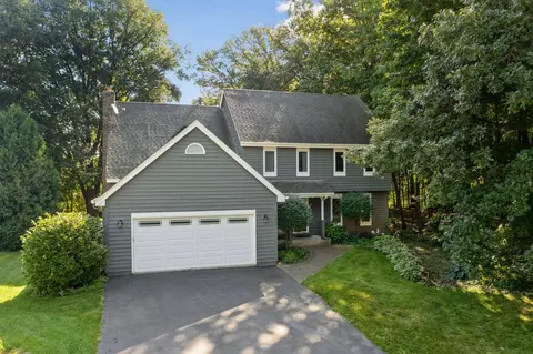 3035 Autumn Woods Dr, Chaska, MN 55318