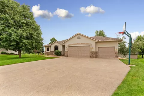 809 Horizon Ct, Belle Plaine, MN 56011