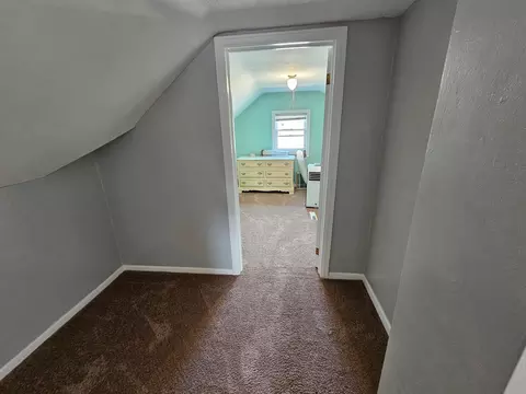 Entry Way - 28 Oak St, Proctor, MN 55810 photo 6 of 8