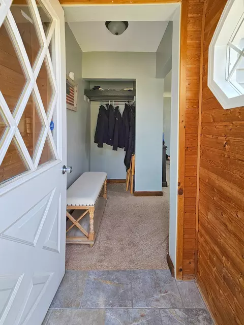 Entry Way - 28 Oak St, Proctor, MN 55810 photo 1 of 8