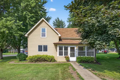140 5th St SW, Plainview, MN 55964