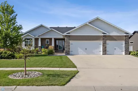 4267 Ponderosa Pl S, Fargo, ND 58104
