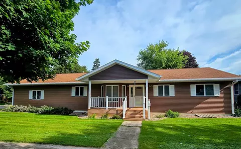 319 5th St SW, Pipestone, MN 56164