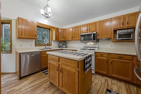 2026 Paulis Dr, Faribault, MN 55021 photo 11