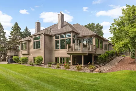 3691 Village Ct, Woodbury, MN 55125