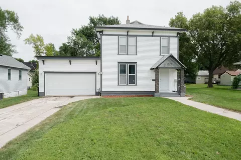 613 S Galbraith St, Blue Earth, MN 56013