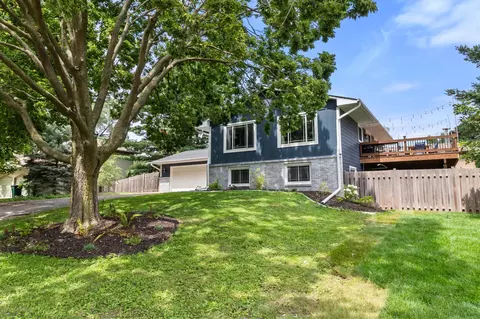 713 Marie Ave W, Mendota Heights, MN 55118