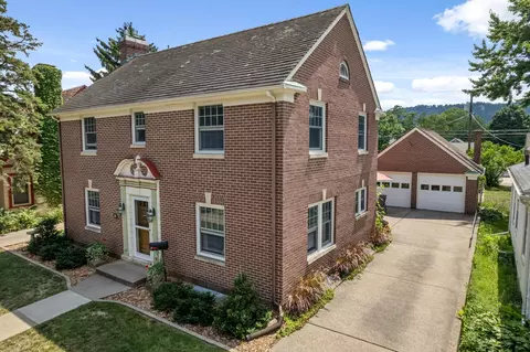 367 E King St, Winona, MN 55987