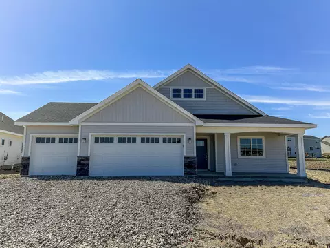1422 Victory Ln, Isanti, MN 55040