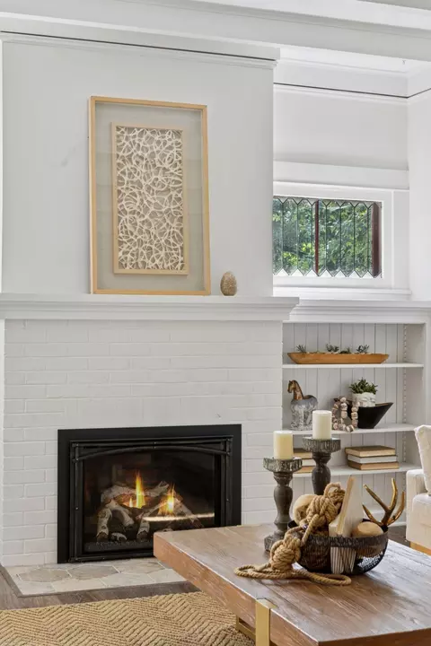 Living - 4906 Johnson Ave, White Bear Lake, MN 55110 photo 2 of 5