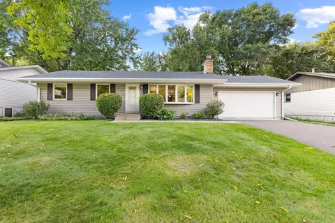 544 Riviera Dr, New Brighton, MN 55112