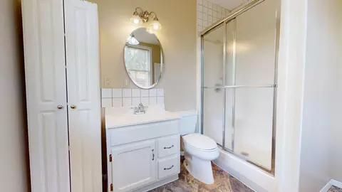 Bath - 615 3rd St SE, Willmar, MN 56201 photo 1 of 2