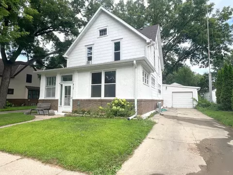 Exterior - 615 3rd St SE, Willmar, MN 56201 photo 2 of 5