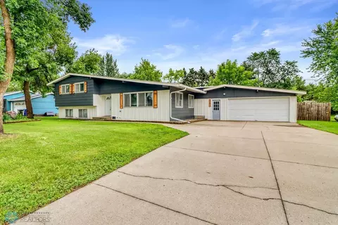 504 9th Ave SE, Barnesville, MN 56514