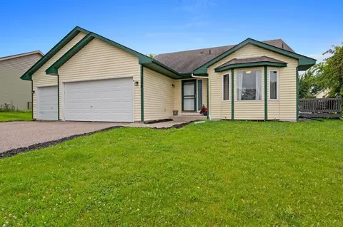 208 Crystal Ln, Montrose, MN 55363