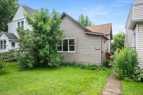 706 Broadway St, Superior, WI 54880