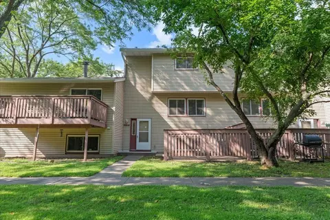 4788 Grenwich Way N, Oakdale, MN 55128