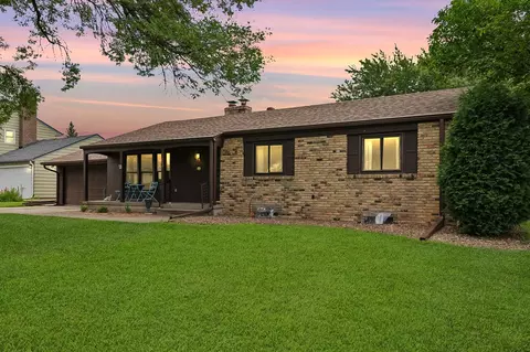 63 Langer Cir, West Saint Paul, MN 55118