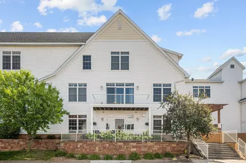 2150 Old School Rd #253, Mound, MN 55364
