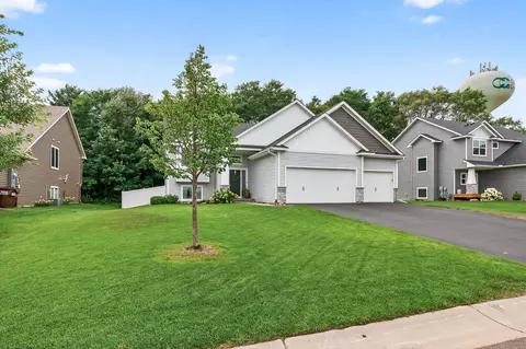 9202 Hamlet Ave S, Cottage Grove, MN 55016
