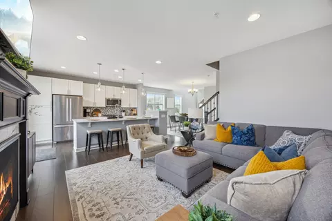 4343 Corn Silk Ln, Woodbury, MN 55129