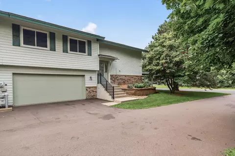 11139 Xavier Rd, Bloomington, MN 55437