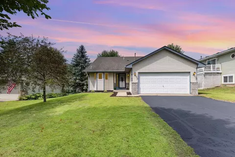 8168 Jeffery Ln S, Cottage Grove, MN 55016