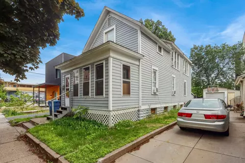 910 19th Ave NE, Minneapolis, MN 55418