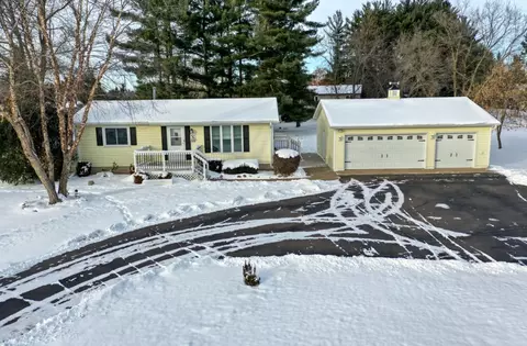 5918 373rd St, North Branch, MN 55056