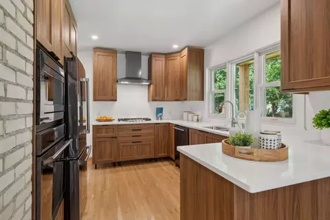 6048 Clinton Ave, Minneapolis, MN 55419