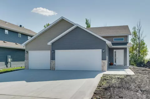 6093 Martin Ln W, West Fargo, ND 58078