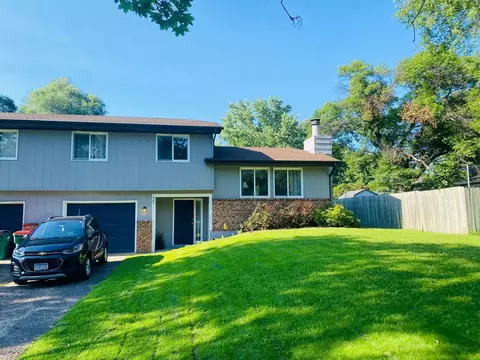545 Egret Blvd NW, Coon Rapids, MN 55448