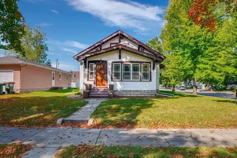 521 4th St, Gaylord, MN 55334