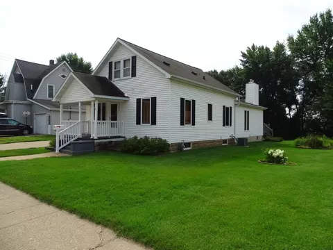 571 W Hudson St, Mondovi, WI 54755
