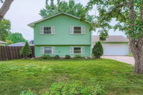 1340 Ripley Ave, Maplewood, MN 55109