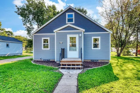 409 3rd St NW, Pelican Rapids, MN 56572