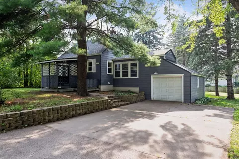 2271 Western Ave N, Roseville, MN 55113