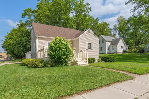 1020 Saint Jacob Ave, Albert Lea, MN 56007