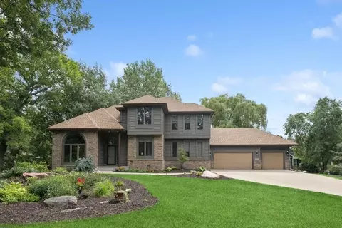 14701 Summit Oaks Dr, Burnsville, MN 55337