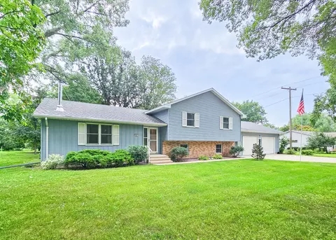 605 S Hemlock St, Lamberton, MN 56152