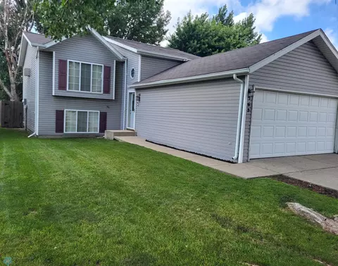 763 49 St S, Fargo, ND 58103
